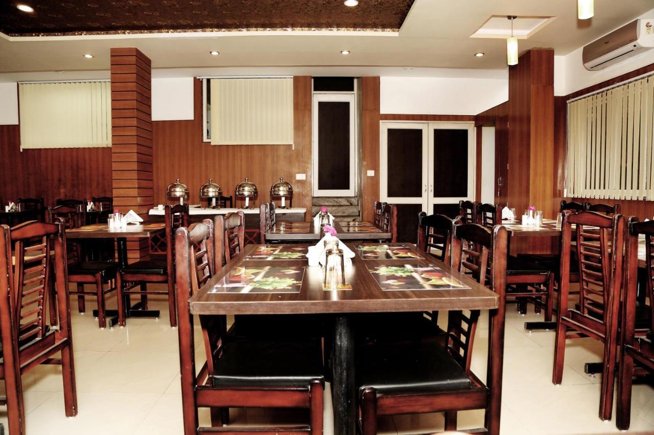 Narayans Leela Inn Udajpur Exteriér fotografie