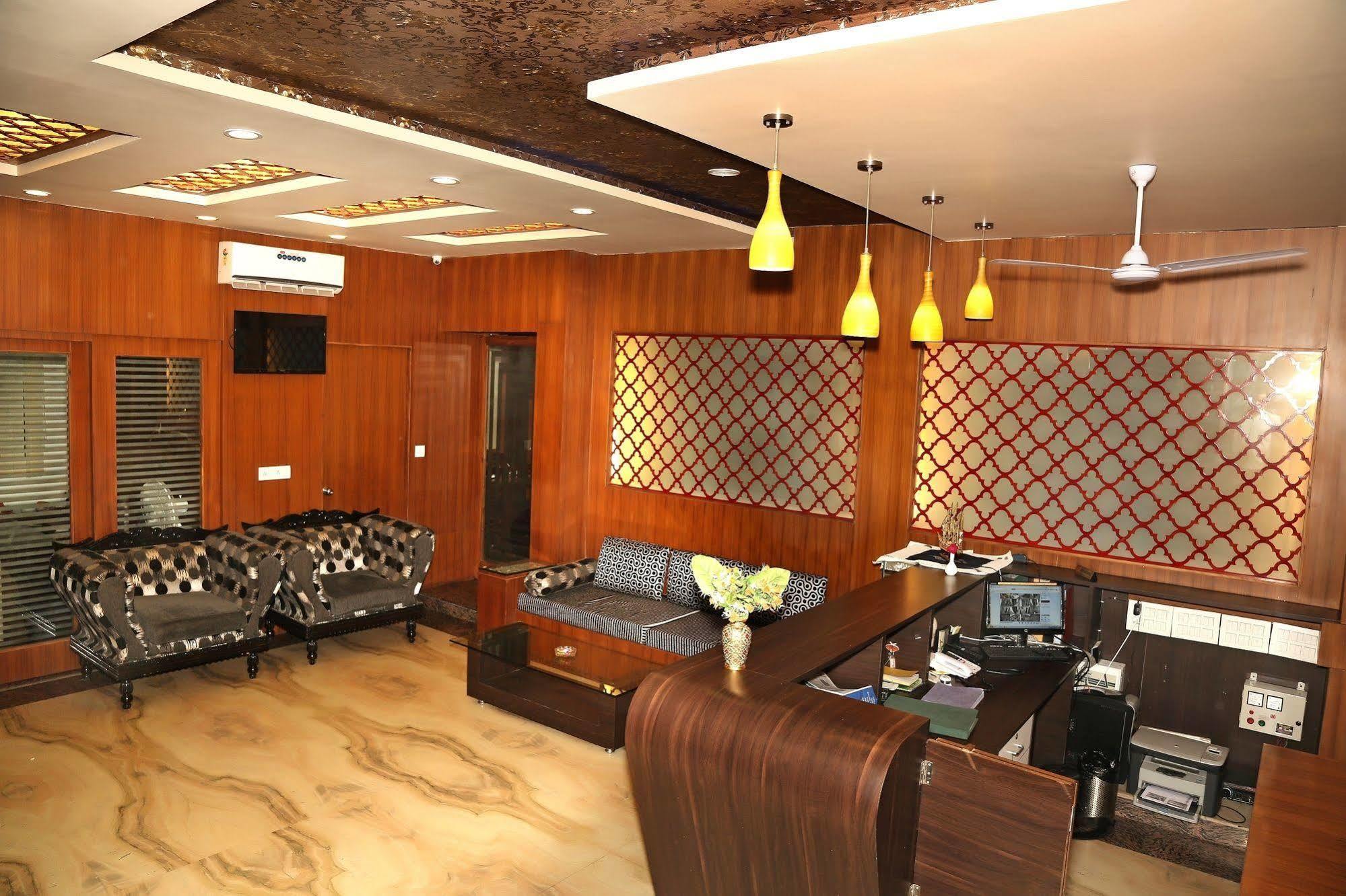 Narayans Leela Inn Udajpur Exteriér fotografie