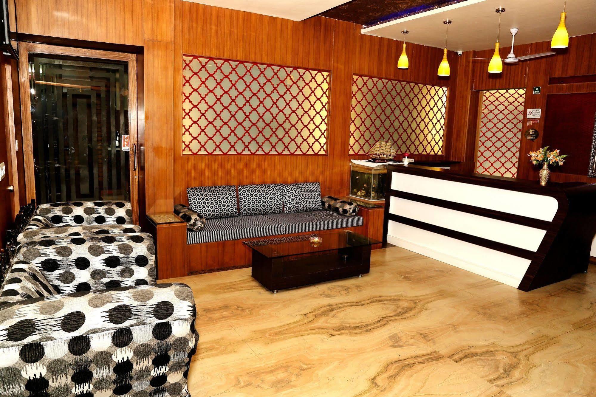 Narayans Leela Inn Udajpur Exteriér fotografie