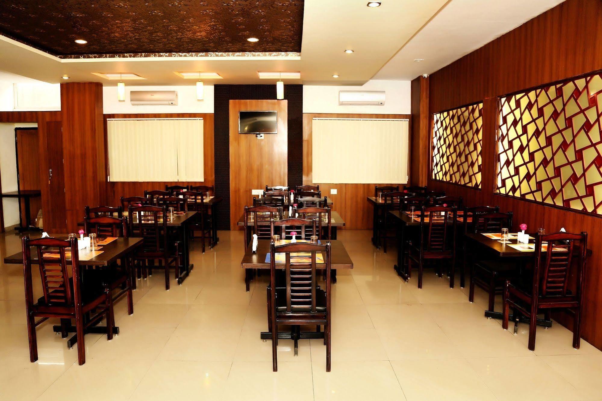 Narayans Leela Inn Udajpur Exteriér fotografie