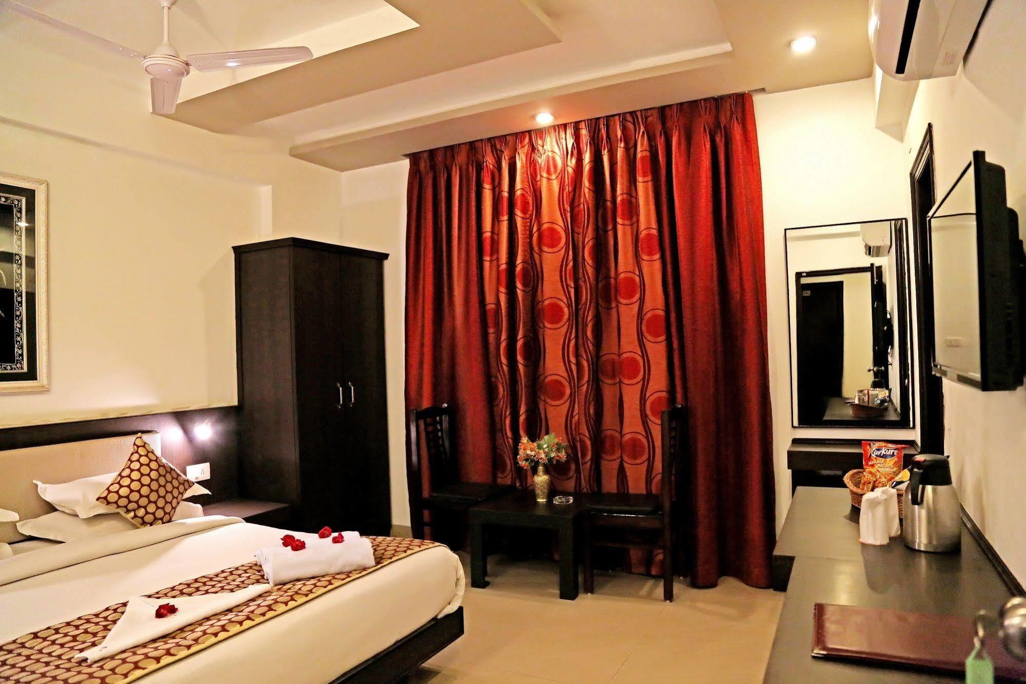 Narayans Leela Inn Udajpur Exteriér fotografie